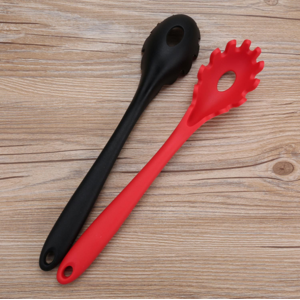 硅膠勺子和普通勺子哪個(gè)更適合小孩子，看完你就知道了【最新資訊】