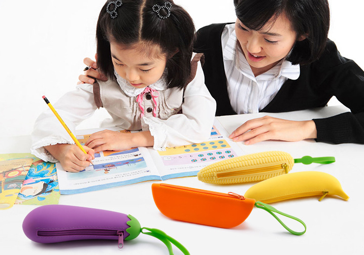 硅膠創意文具包定制,定做硅膠創意文具包廠家,東莞創意硅膠文具包定制工廠 硅膠創意文具包定制,定做硅膠創意文具包廠家,東莞創意硅膠文具包定制工廠