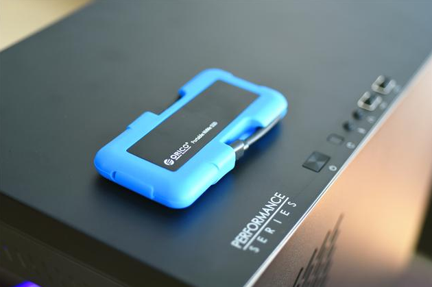 硅膠套對(duì)鋁合金固態(tài)硬盤的重要性 硅膠套對(duì)鋁合金固態(tài)硬盤的重要性